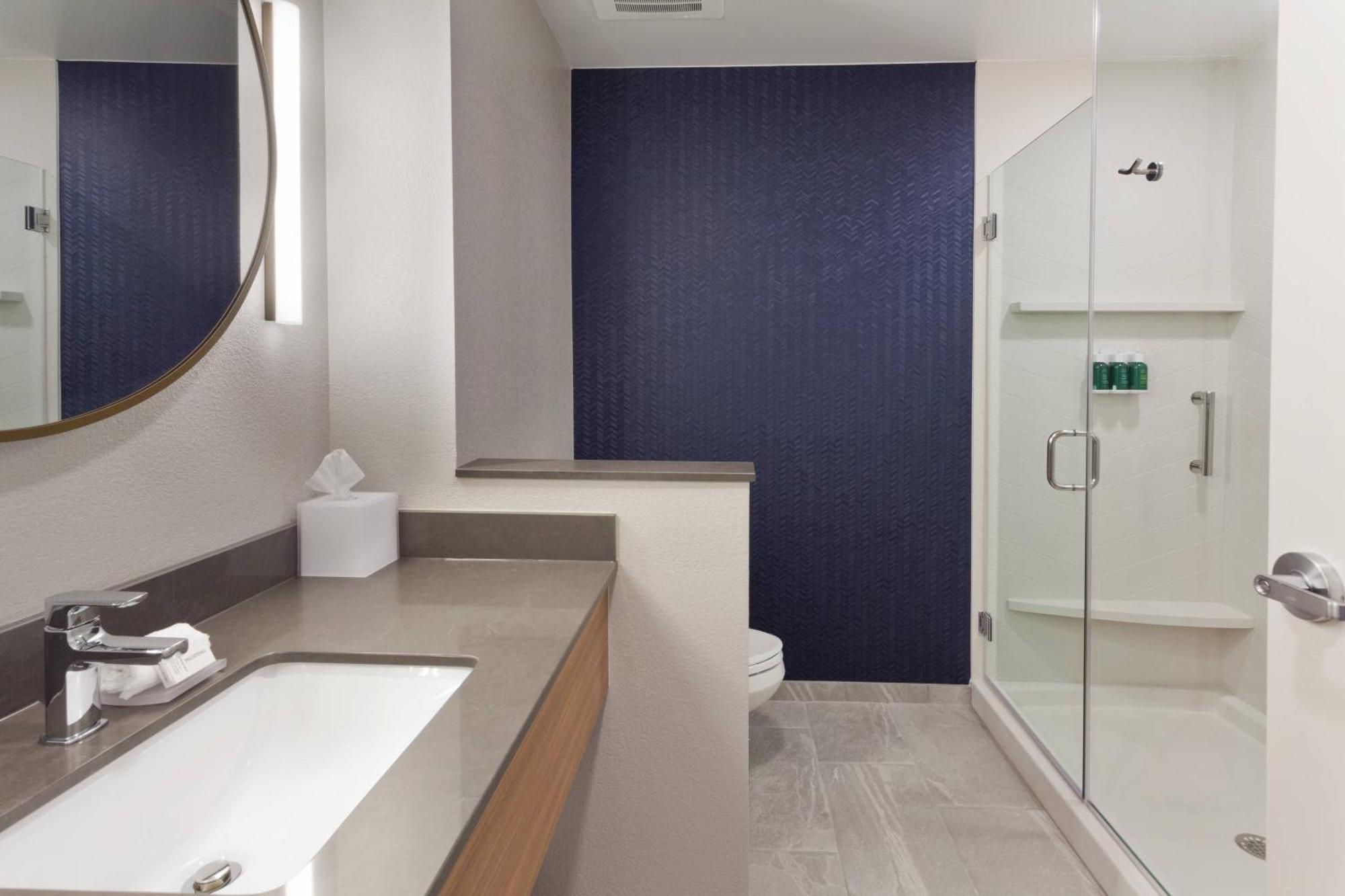 Hotel Fairfield & By Marriott Colonnade 3*