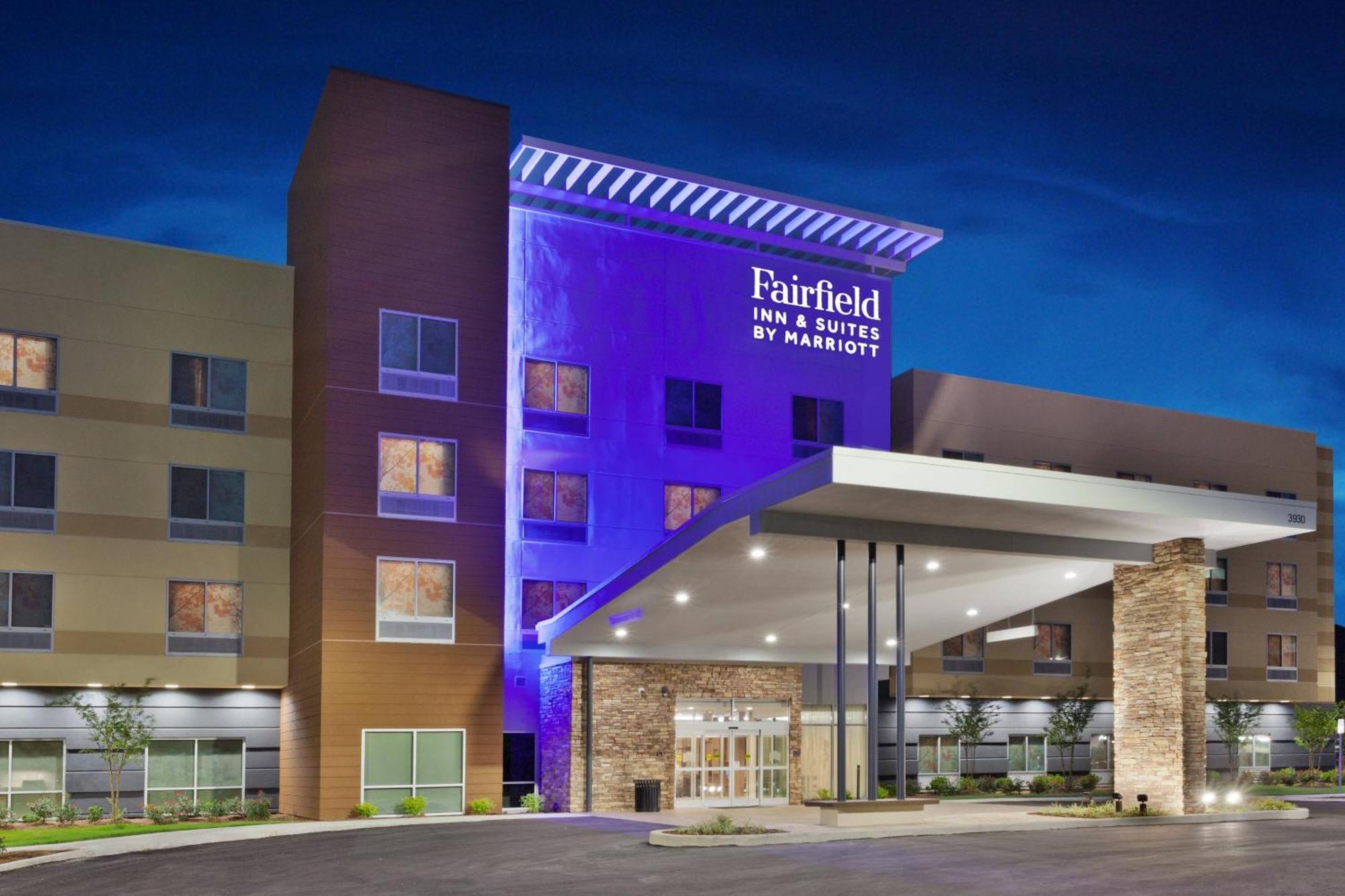 Fairfield & By Marriott Colonnade 3*